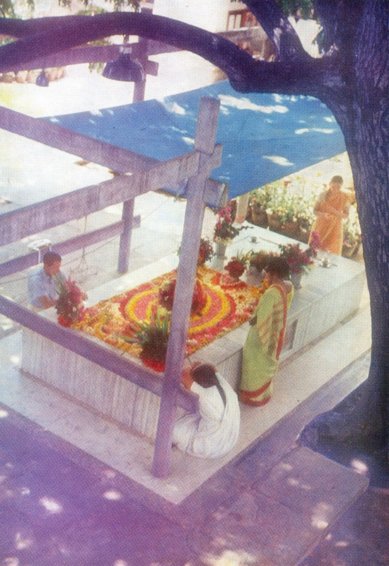 05-10 - Pondichery - ashram - tombeau - 4